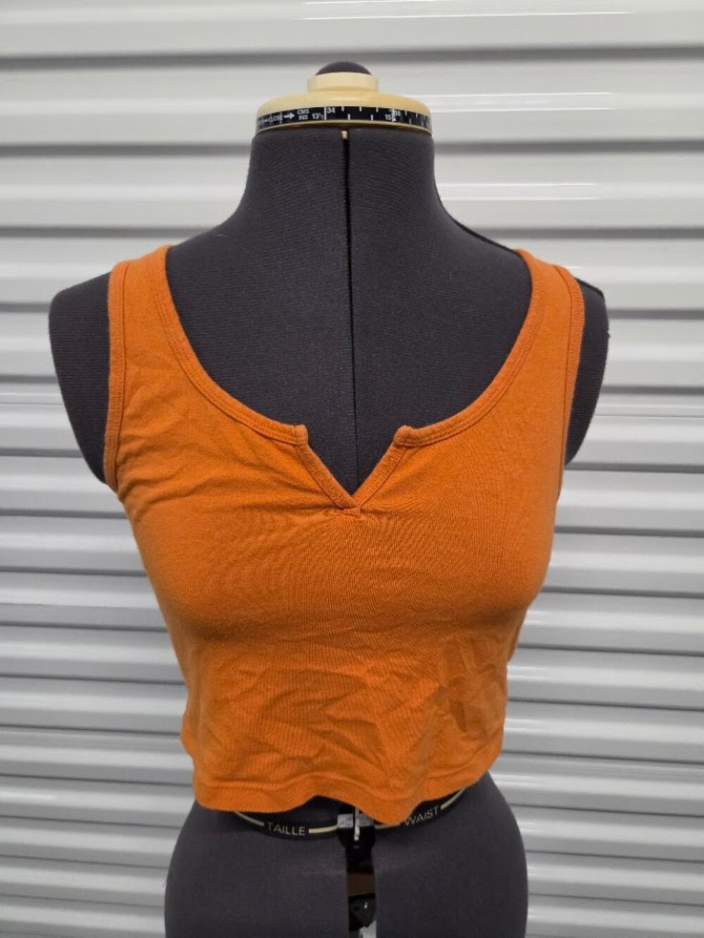 Wild Fable Women's Orange Cropped V-Neck Tank Top Size M Medium
